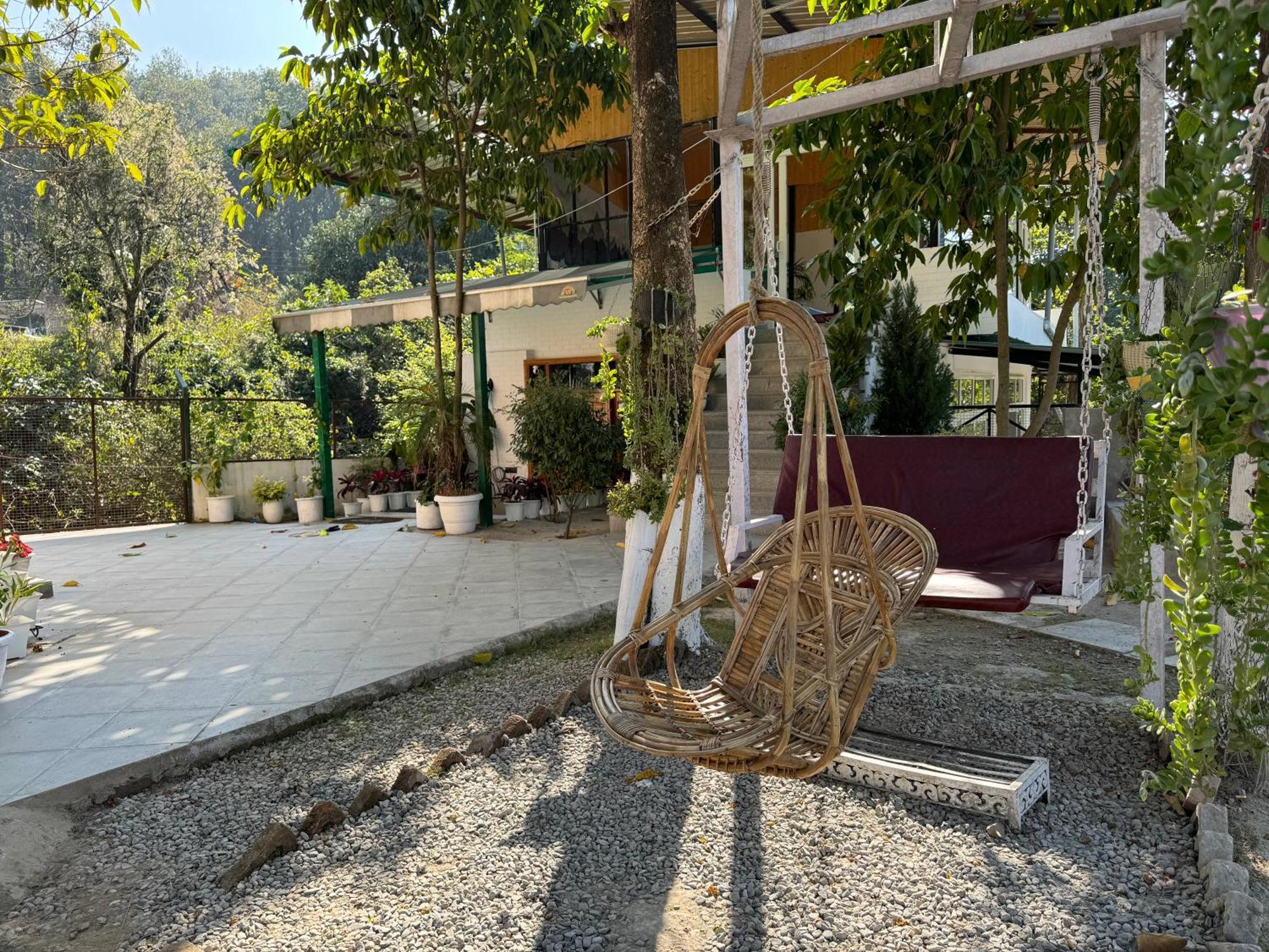Saraiville- Luxury Riverside Cottages Dehradun Luaran gambar