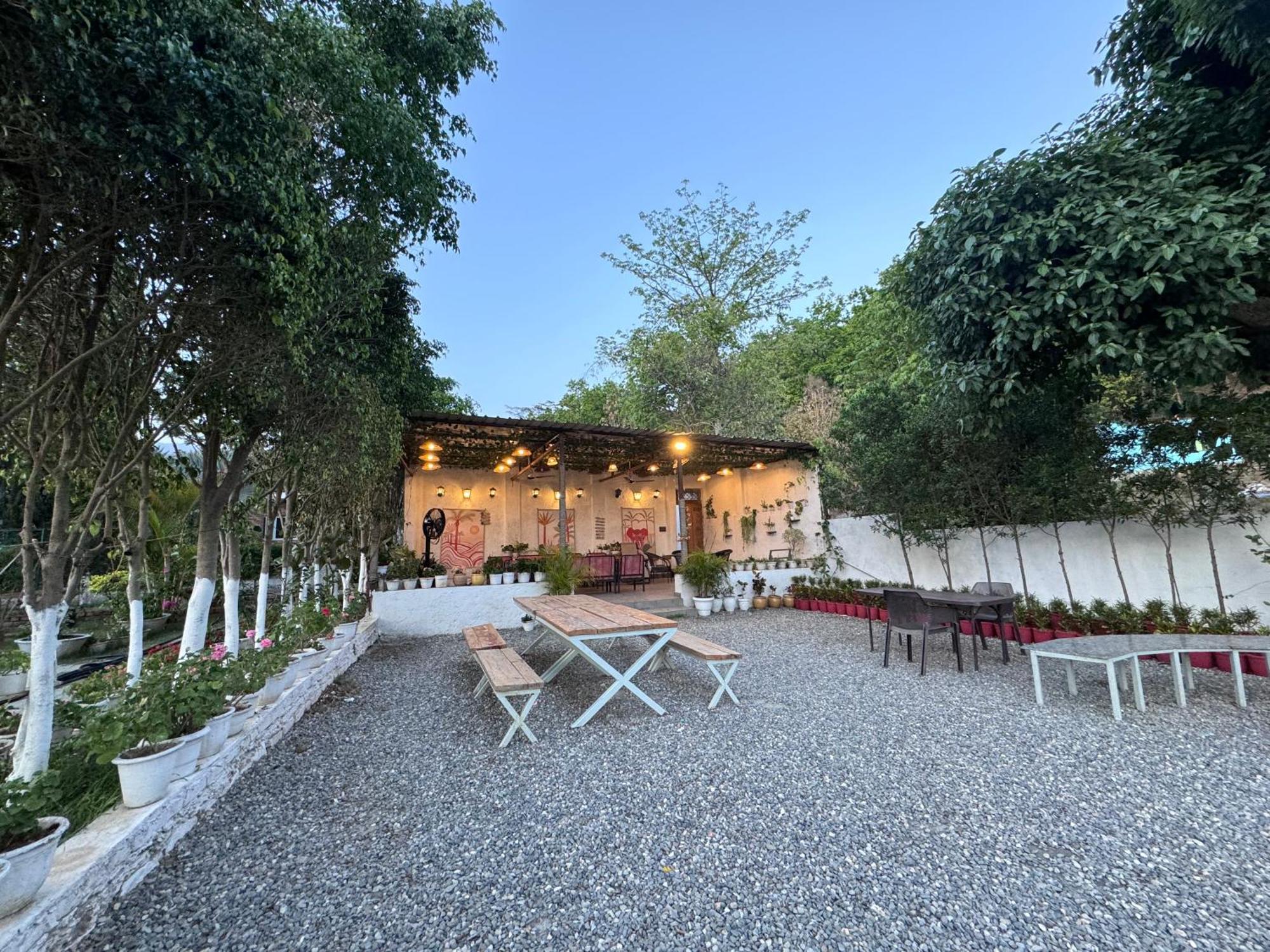 Saraiville- Luxury Riverside Cottages Dehradun Luaran gambar