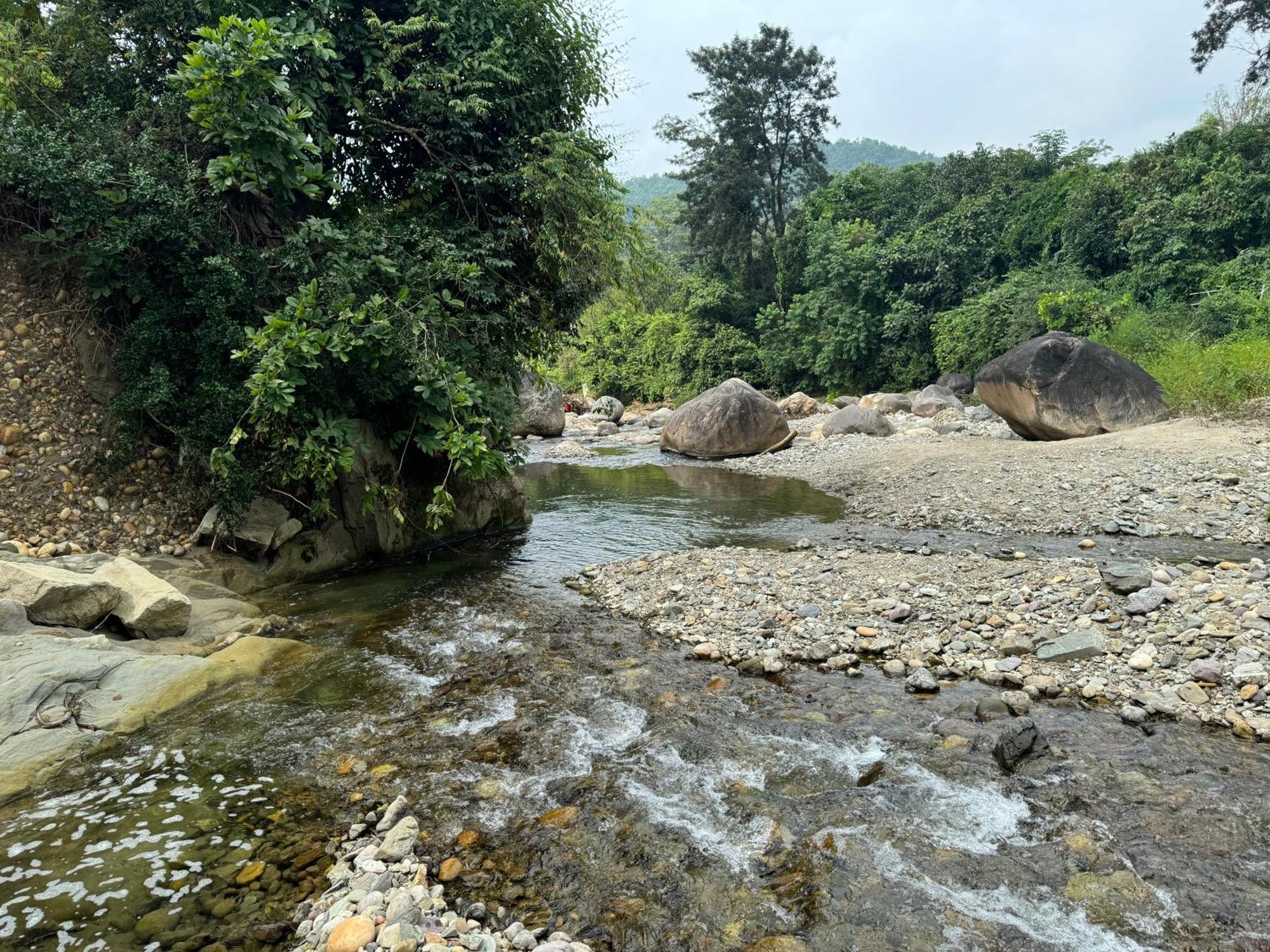Saraiville- Luxury Riverside Cottages Dehradun Luaran gambar