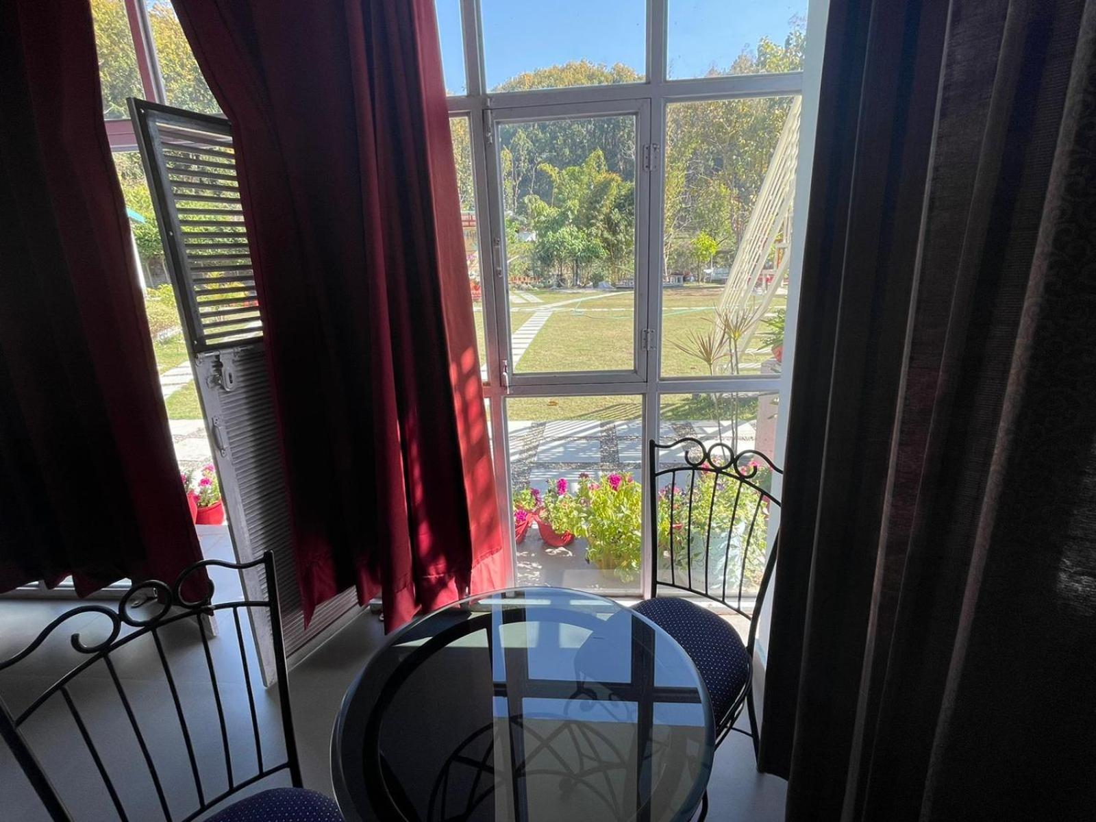 Saraiville- Luxury Riverside Cottages Dehradun Luaran gambar