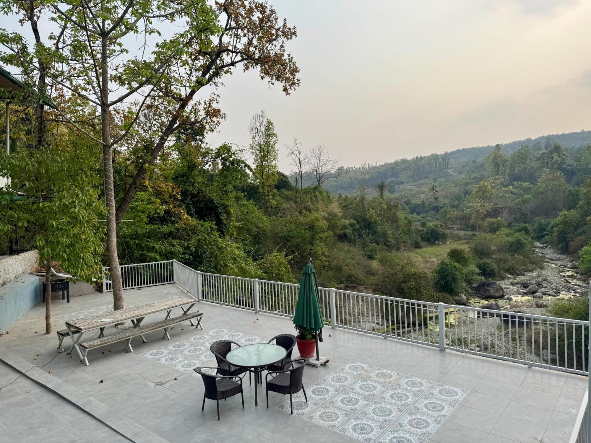 Saraiville- Luxury Riverside Cottages Dehradun Luaran gambar